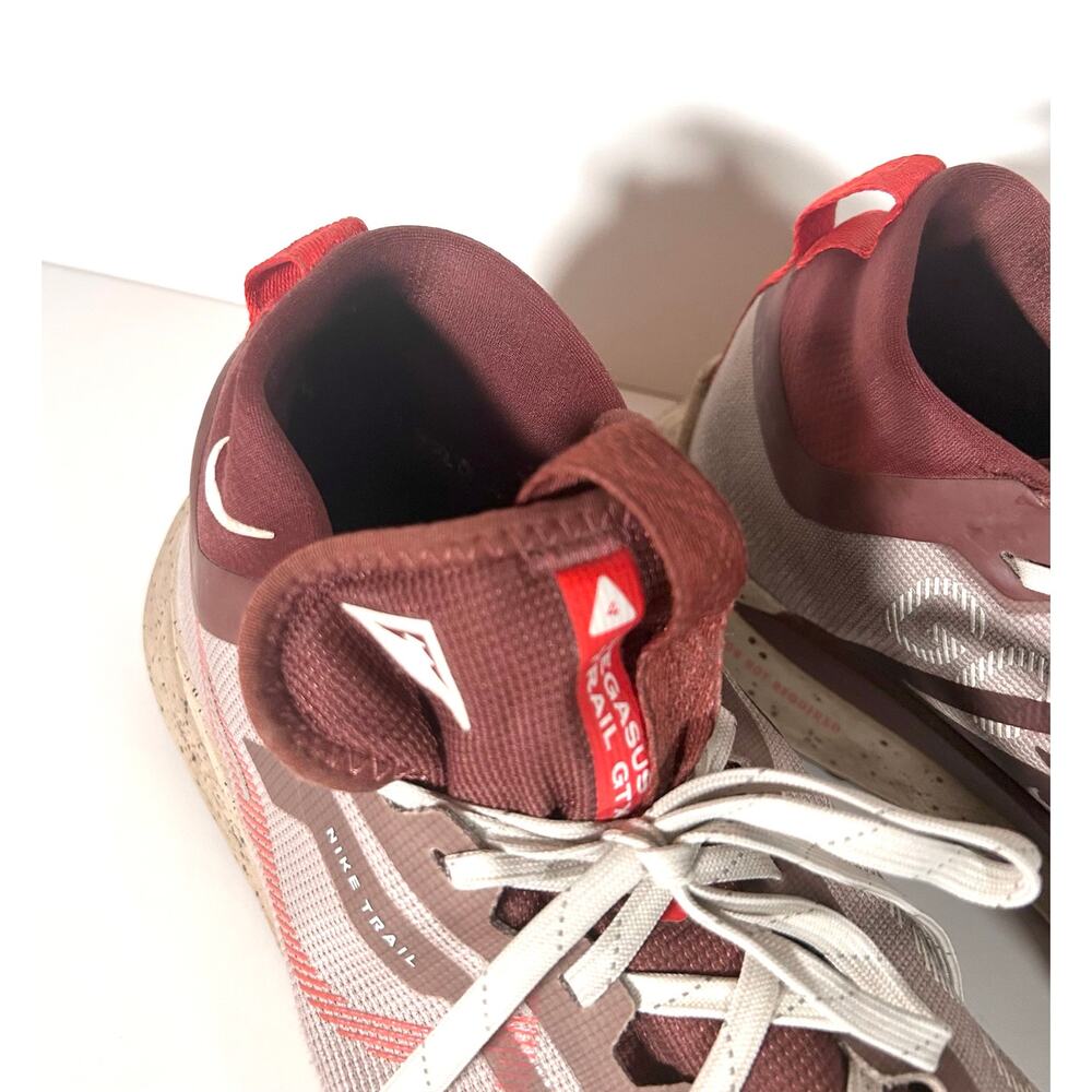 Nike React Pegasus Trail 4 GoreTex Womens 10 Running Trainers Sneakers Taupe Red - Picture 7 of 9